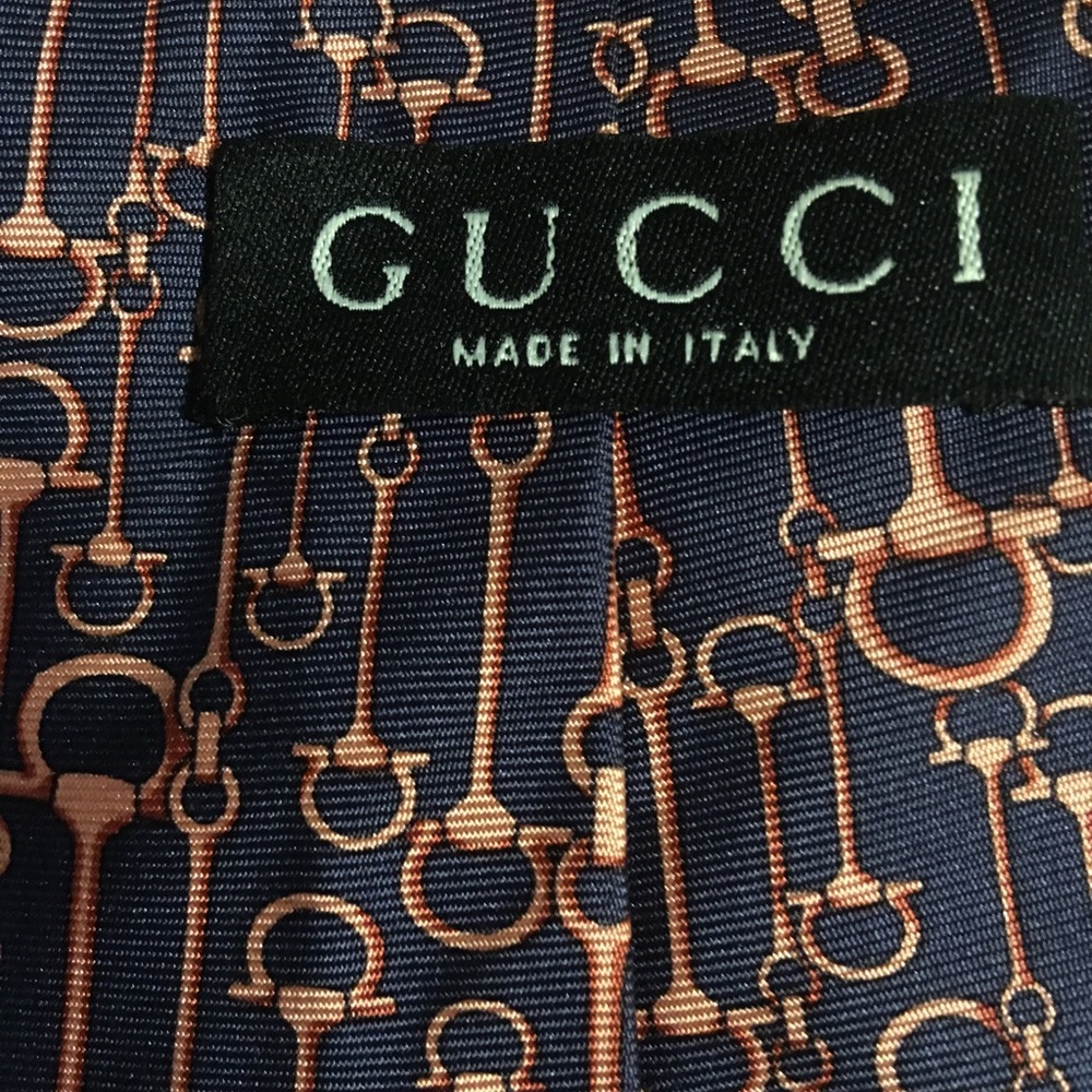 Tie